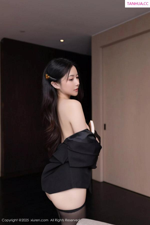 鱼子酱fish  [XiuRen]高清写真图 2025.06.13 No.10412 鱼子酱Fish 印尼旅拍第48张图片